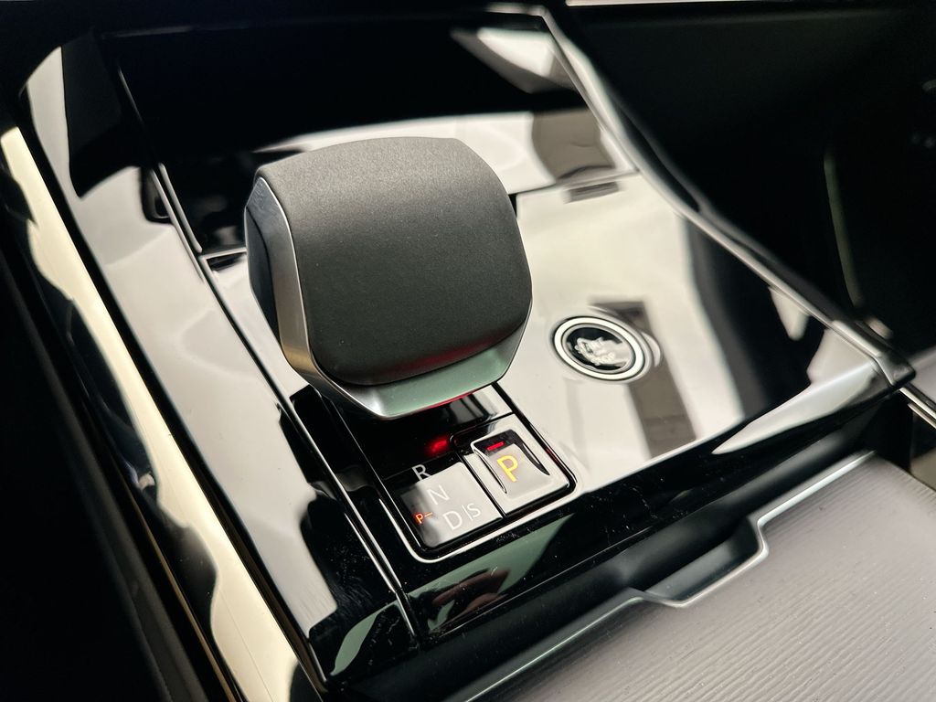 2025 Land Rover Range Rover Sport Dynamic 11