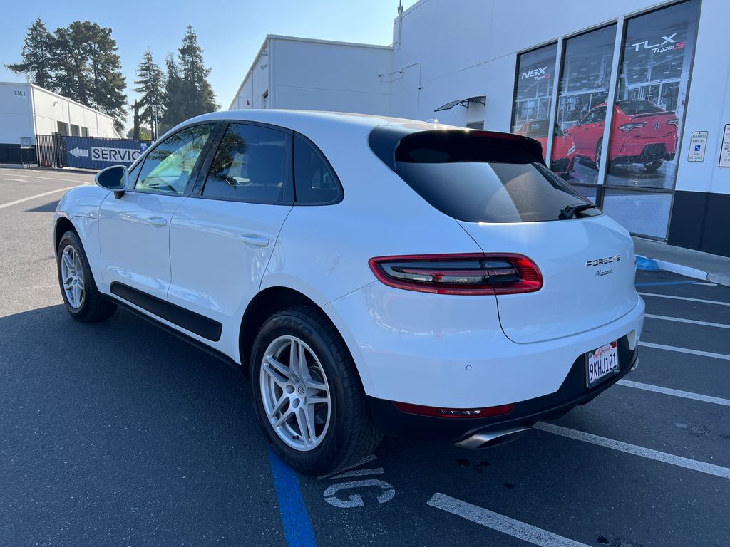 Thumbnail: 2018 Porsche Macan - 8