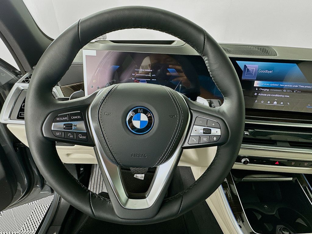 Thumbnail: 2026 BMW X5 - 10