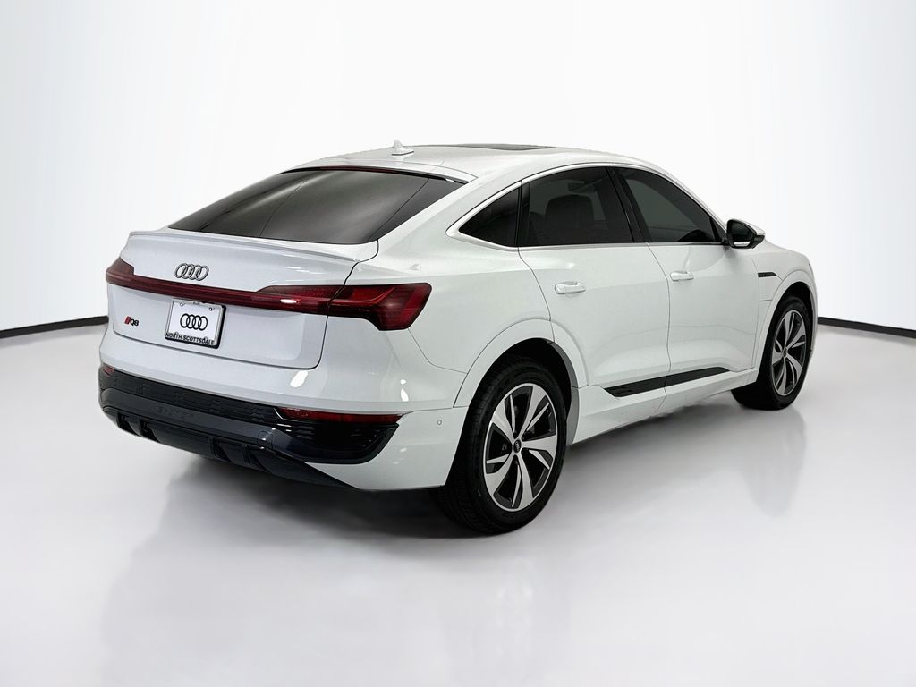 Thumbnail: 2024 Audi Q8 e-tron - 5