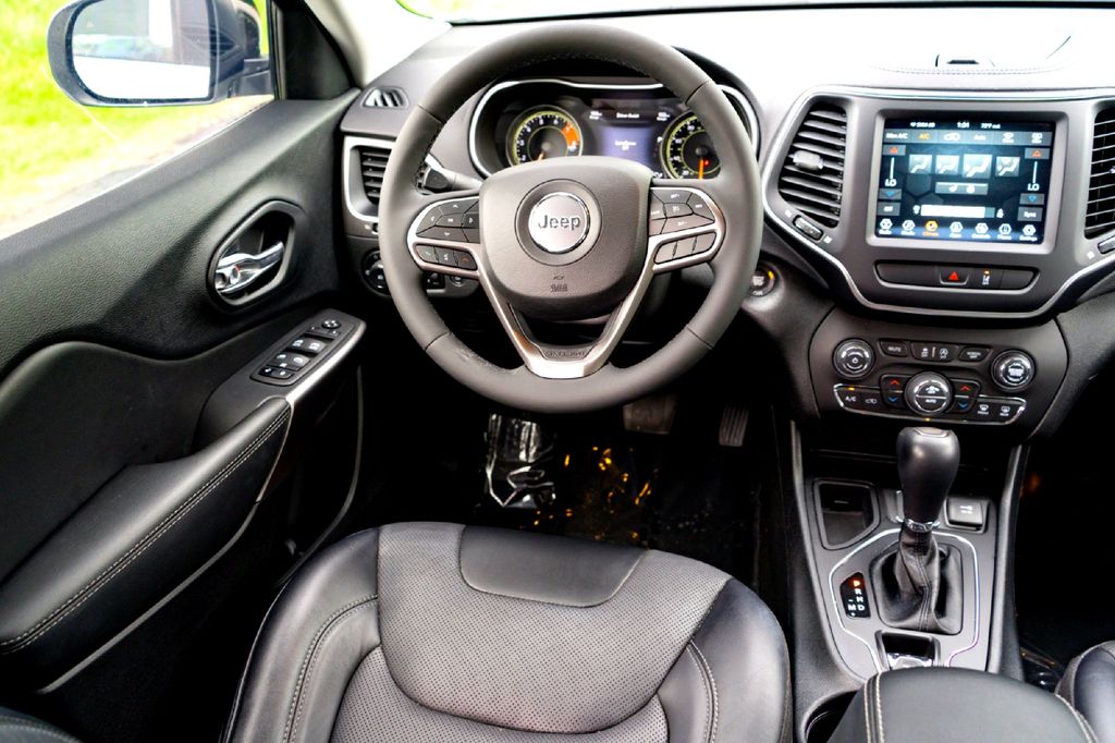 Used Car 2022 Jeep Cherokee  Latitude Lux For Sale Under $25,000 In Taylor, Texas