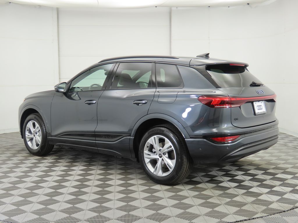 Thumbnail: 2025 Audi Q6 e-tron - 7