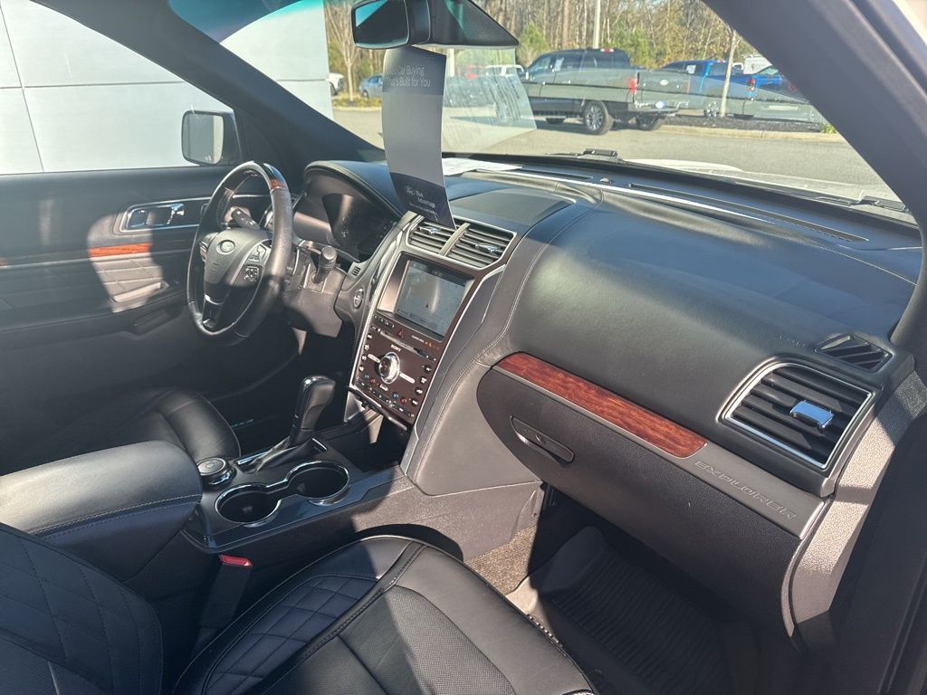 2017 Ford Explorer Platinum