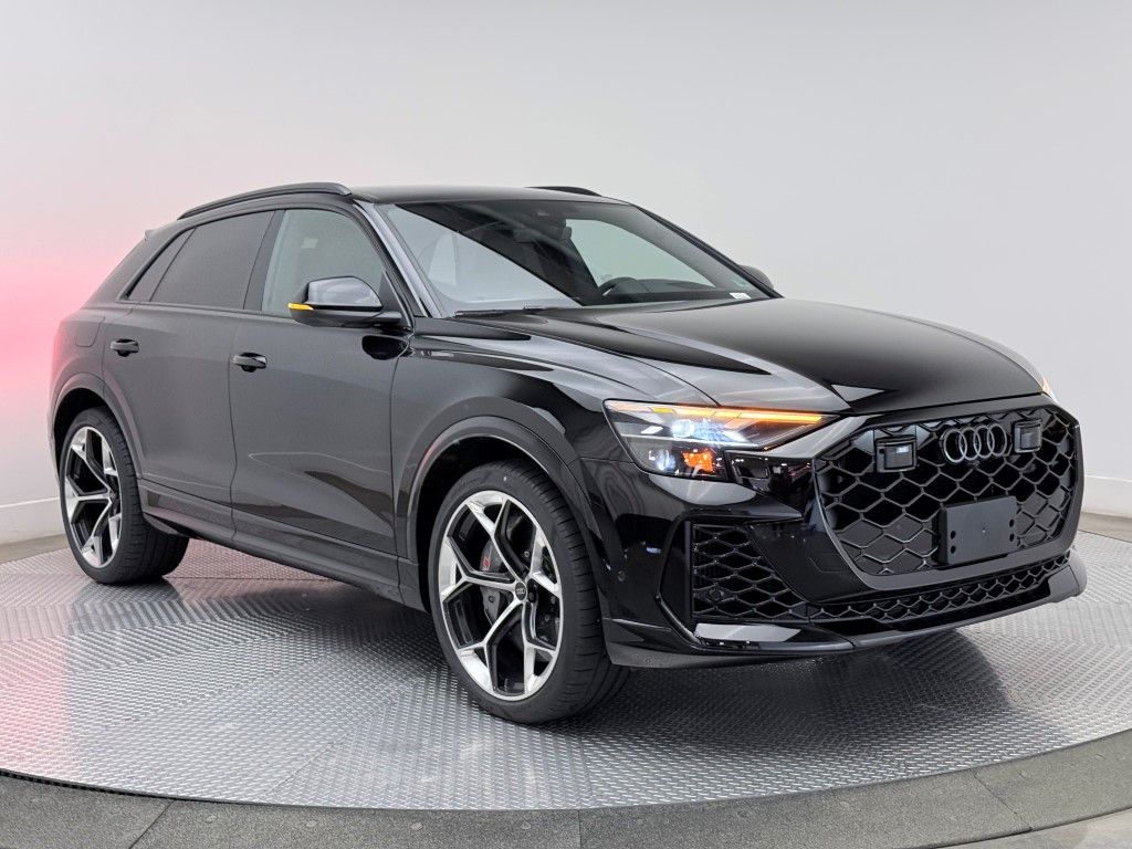 Thumbnail: 2026 Audi RS Q8 - 5