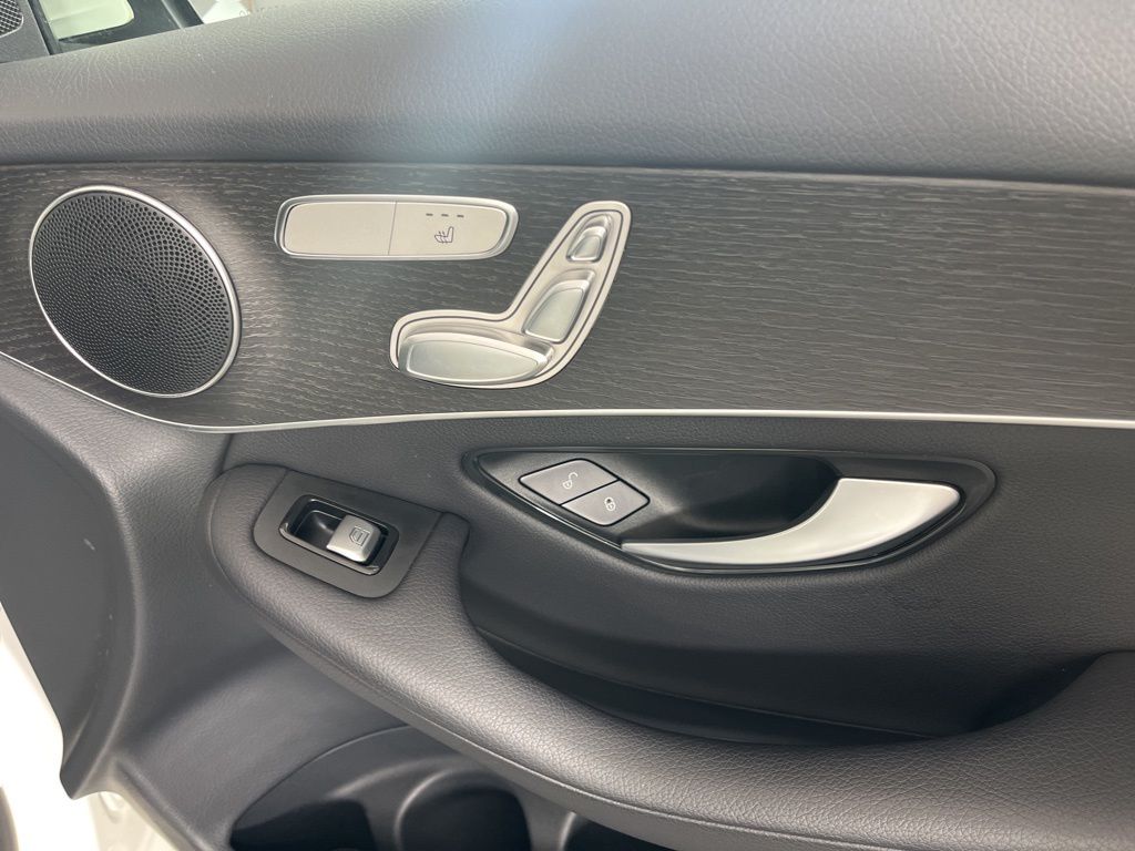 Thumbnail: 2022 Mercedes-Benz GLC - 9