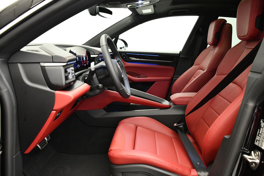 Thumbnail: 2025 Porsche Macan - 5