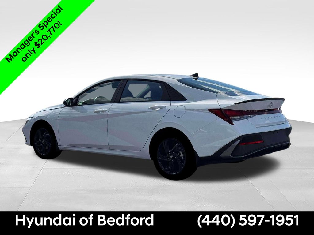 2026 Hyundai Elantra SEL Sport - Image 4