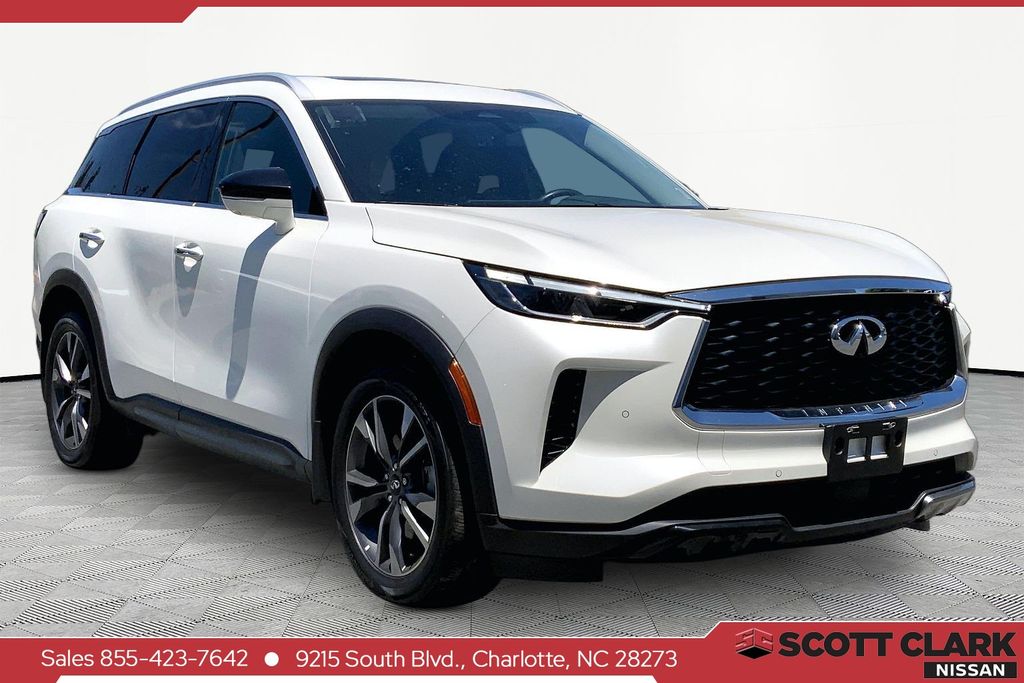 2024 INFINITI QX60 LUXE