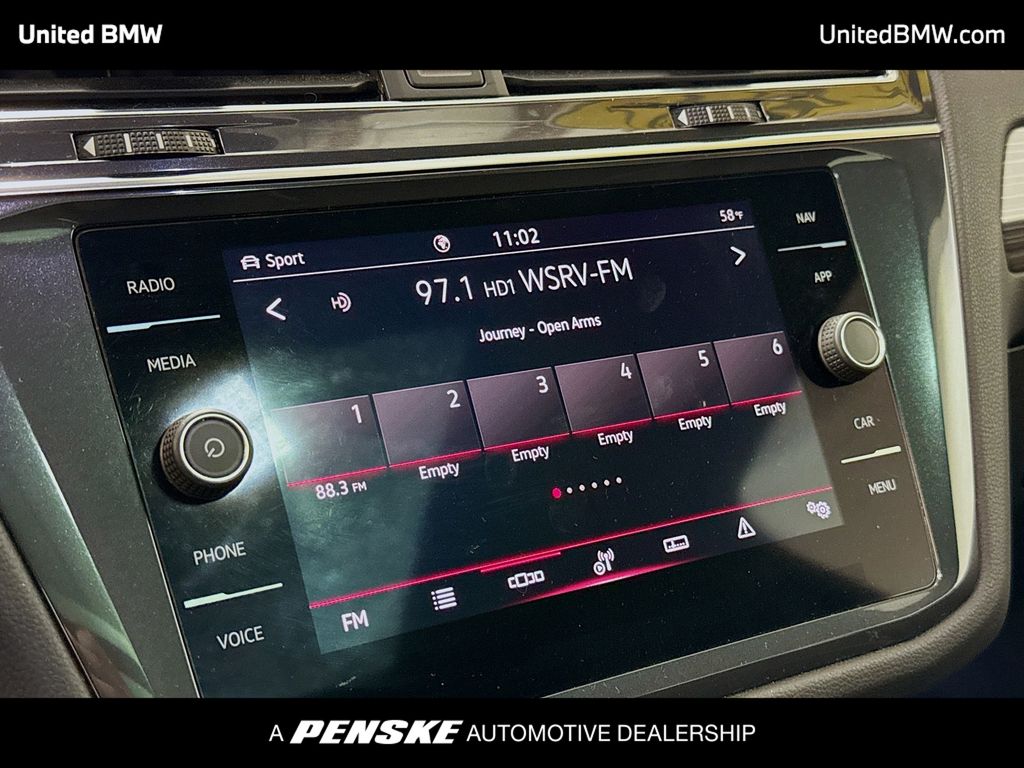 Thumbnail: 2022 Volkswagen Tiguan - 8