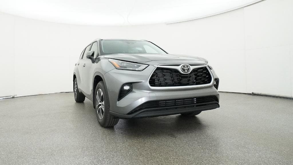 Thumbnail: 2026 Toyota Highlander - 17