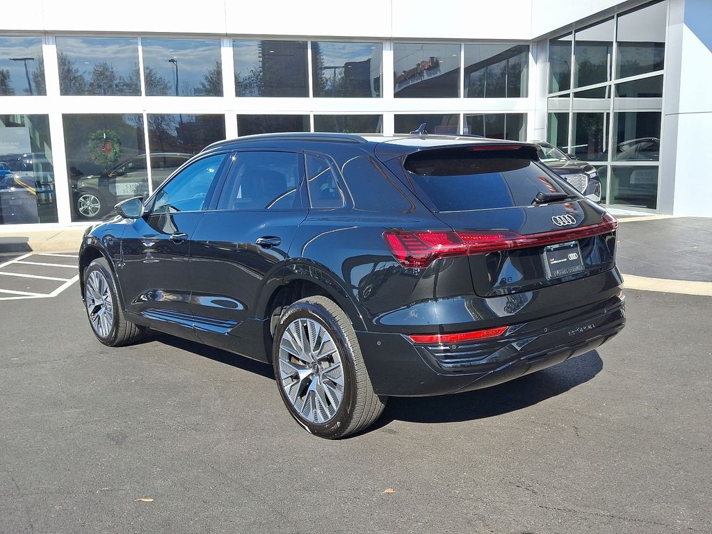 2024 Audi Q8 e-tron Premium Plus 6