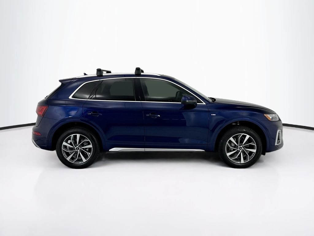 Thumbnail: 2025 Audi Q5 - 4