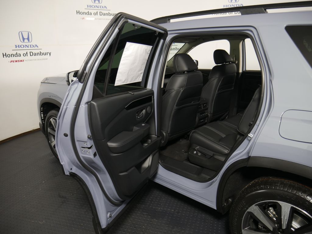 2025 Honda Pilot Touring 9