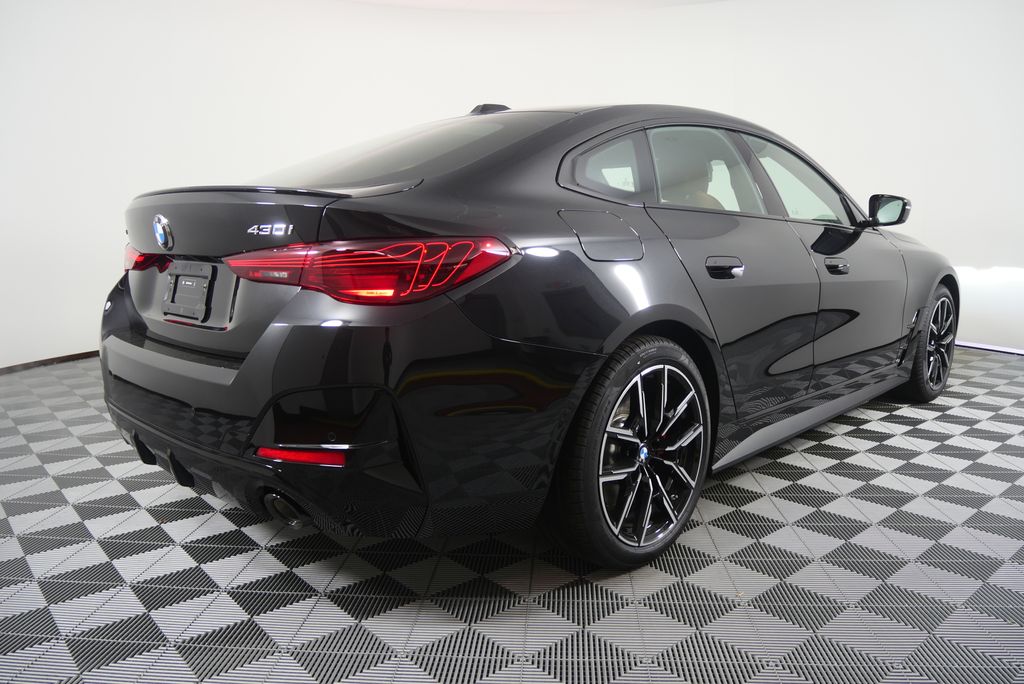 Thumbnail: 2026 BMW 4 Series - 3