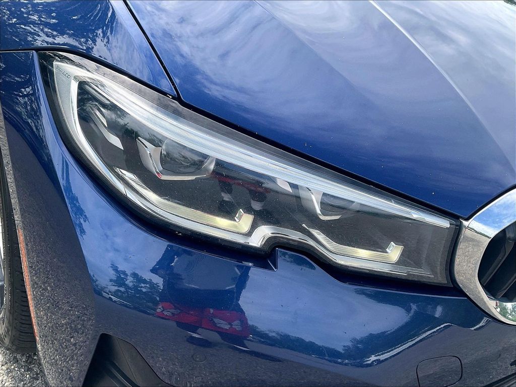 2019 BMW 3 Series — photo 32