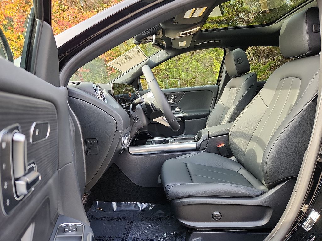 Thumbnail: 2026 Mercedes-Benz GLA - 9