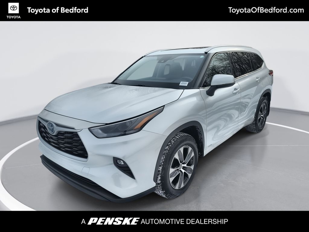 2022 Toyota Highlander XLE -
                Bedford, OH