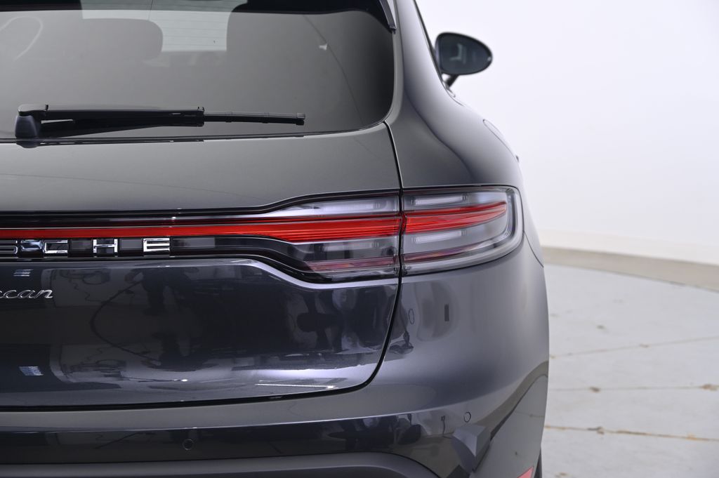 Thumbnail: 2025 Porsche Macan - 14
