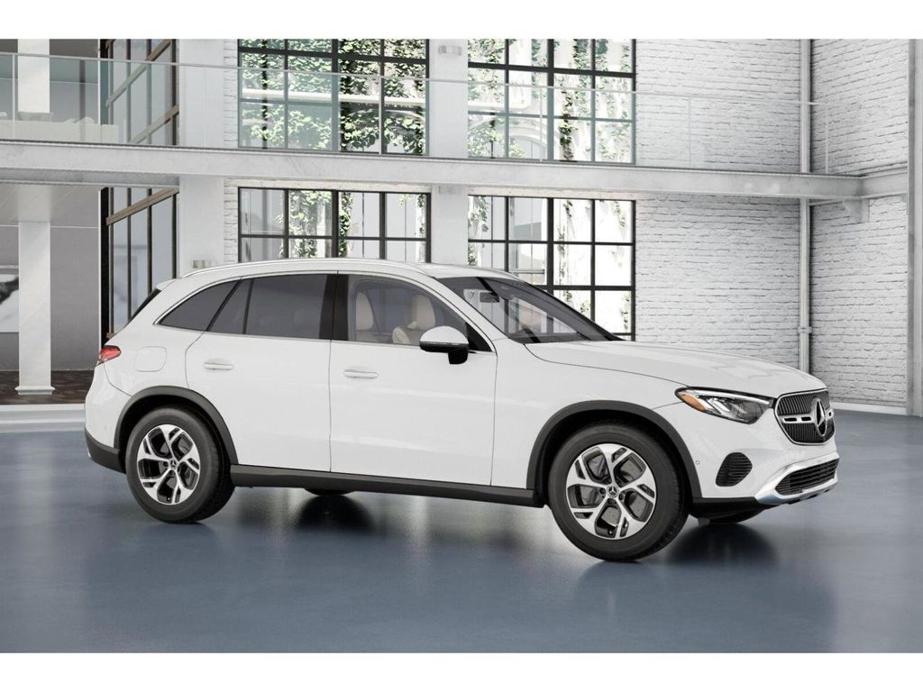 2025 Mercedes-Benz GLC GLC 350 E Hybrid 13