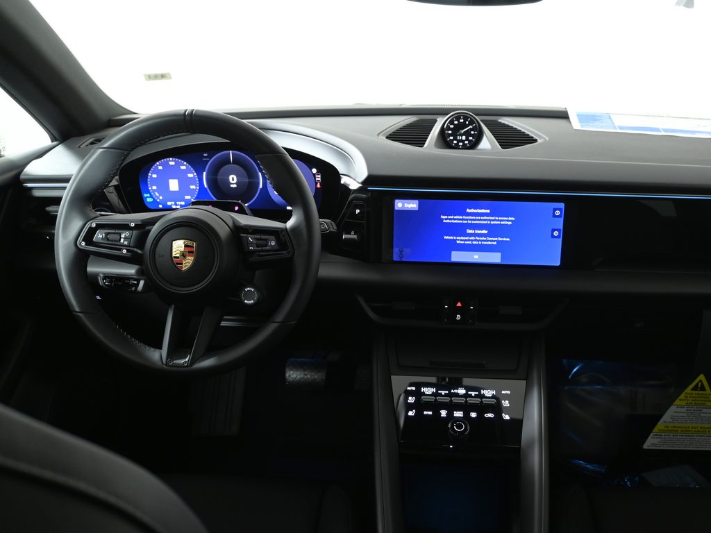 Thumbnail: 2026 Porsche Macan - 17