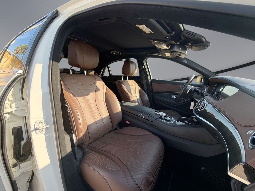 Thumbnail: 2016 Mercedes-Benz S-Class - 16