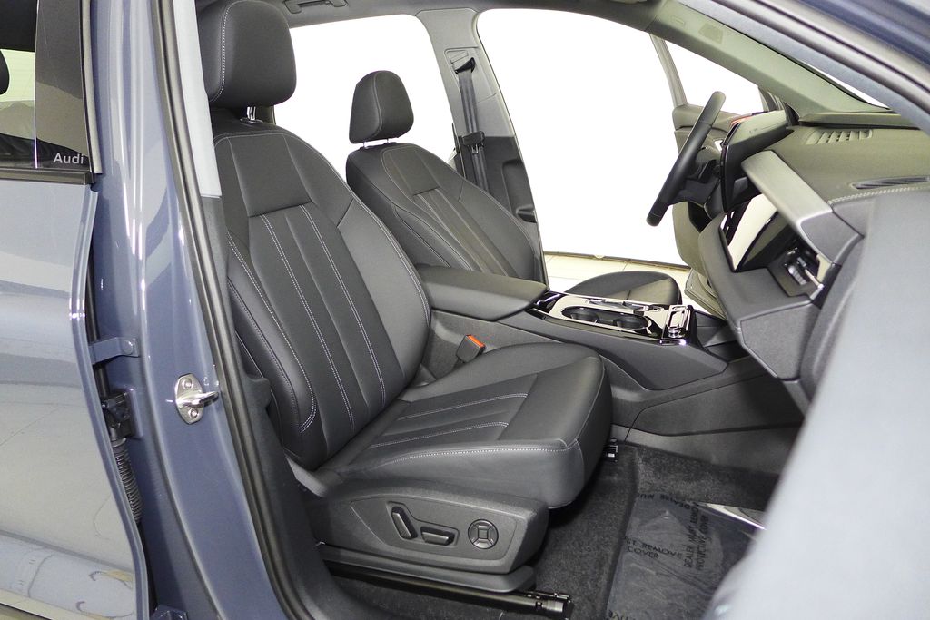 Thumbnail: 2025 Audi Q6 e-tron - 19