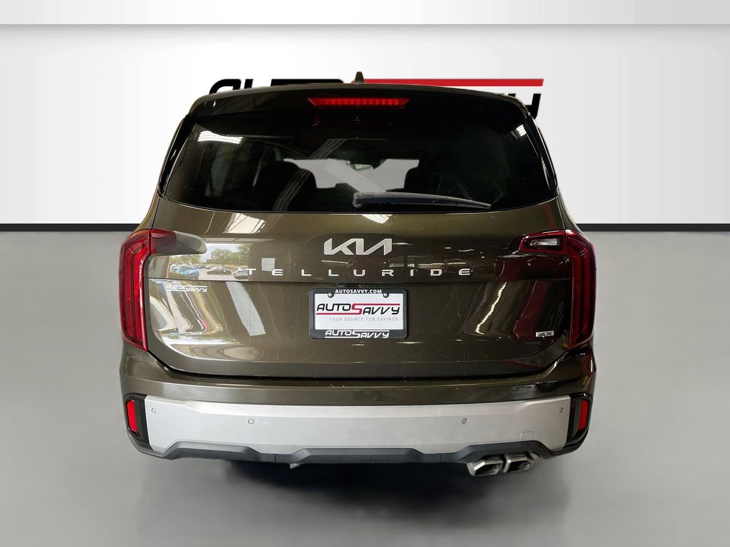 Used 2023 Dark Moss Kia S image 6