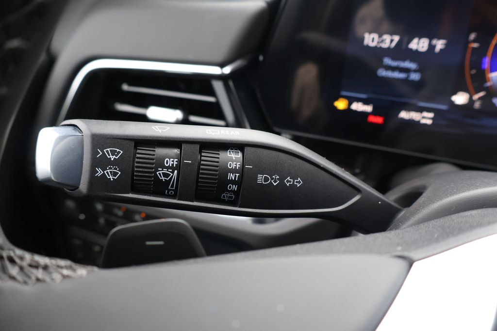 Thumbnail: 2026 Chevrolet Suburban - 26