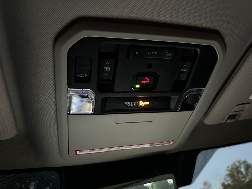 Thumbnail: 2023 Toyota Sequoia - 32