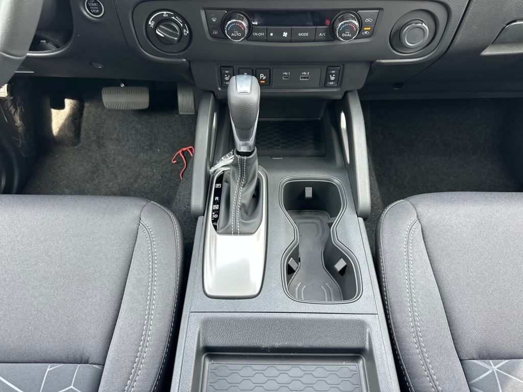2025 Nissan Frontier SV photo