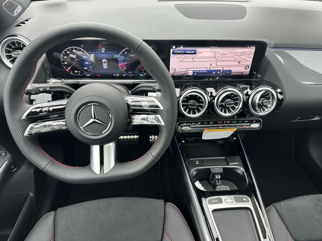 2025 Mercedes-Benz GLA 250 4MATIC 8