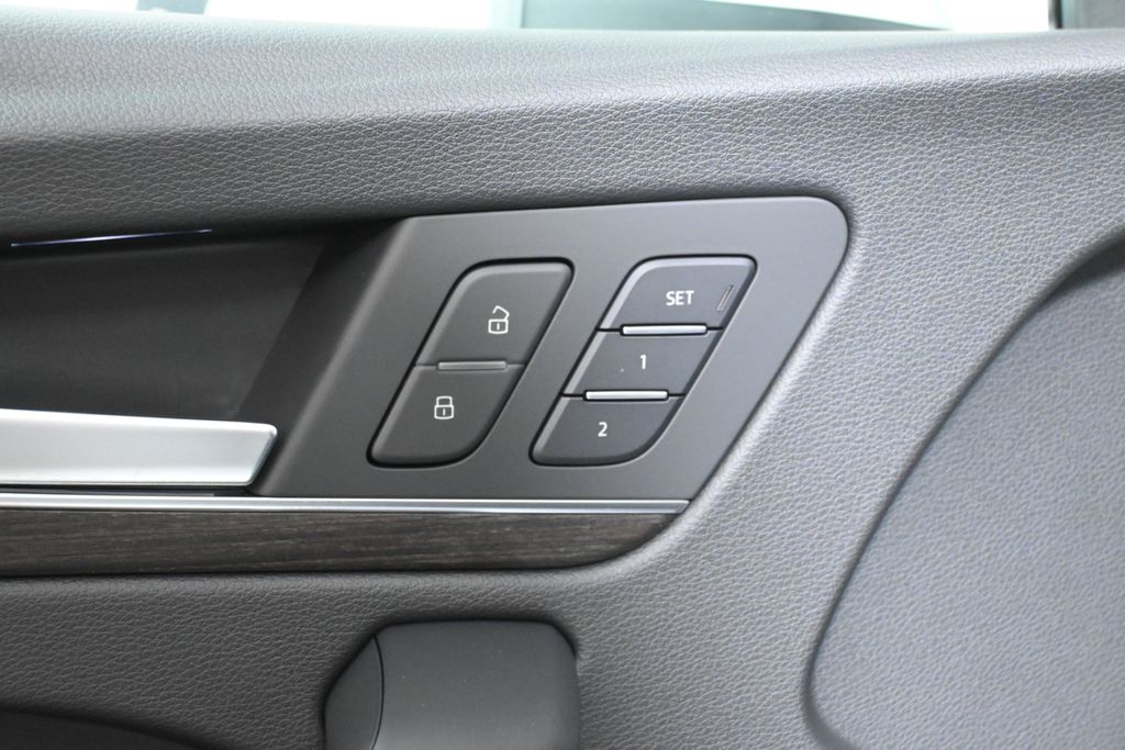 2025 Audi Q5  24