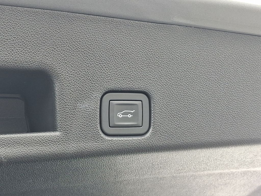 Thumbnail: 2025 Chevrolet Traverse - 31