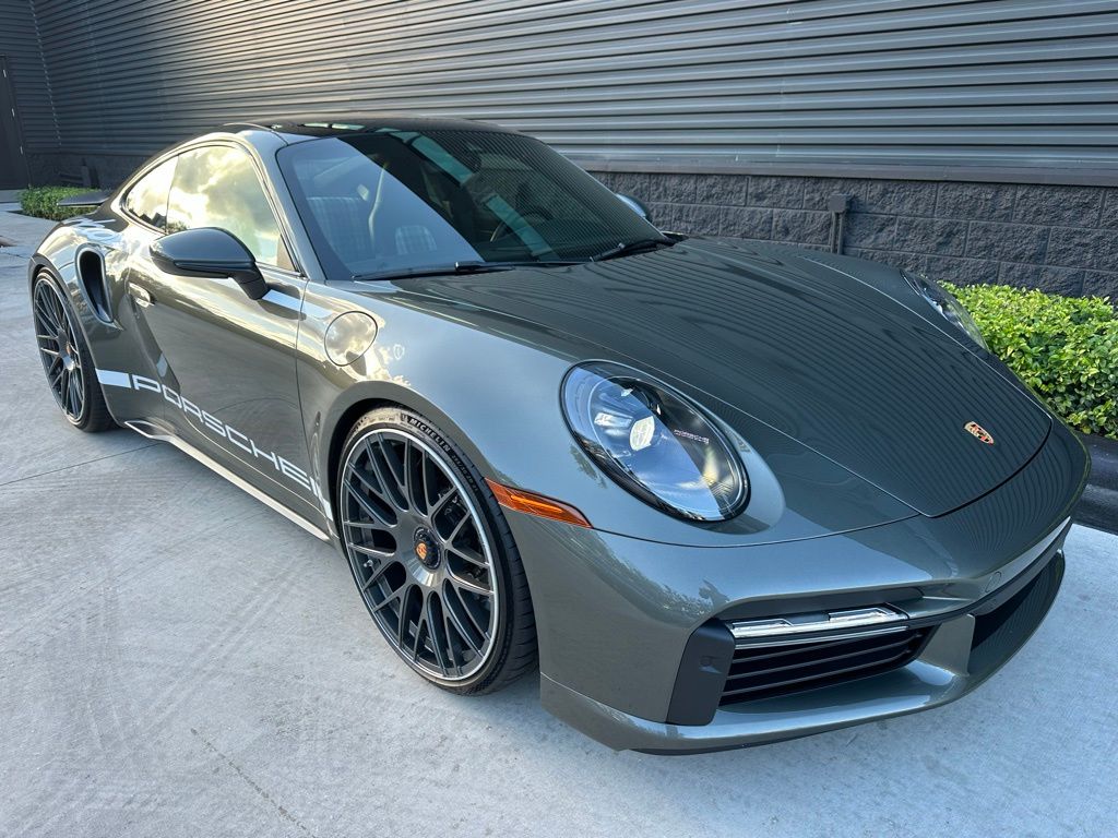 Thumbnail: 2025 Porsche 911 - 10