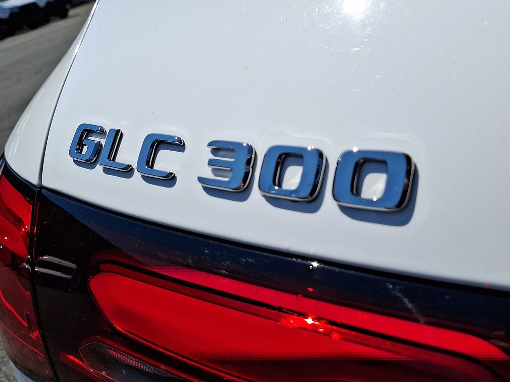 Thumbnail: 2026 Mercedes-Benz GLC - 30