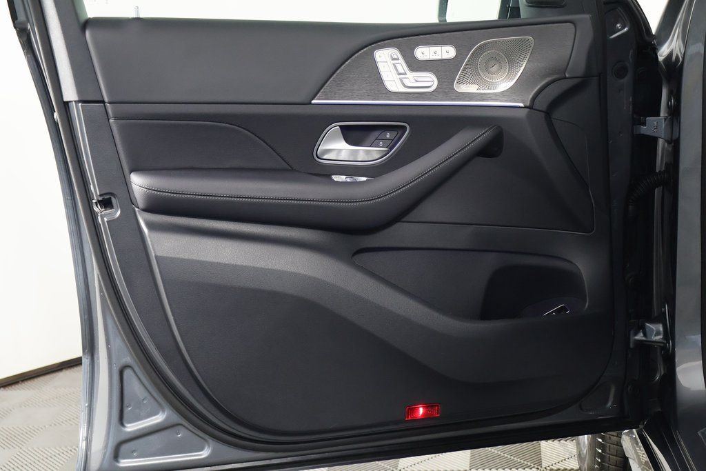 Thumbnail: 2026 Mercedes-Benz GLE - 7