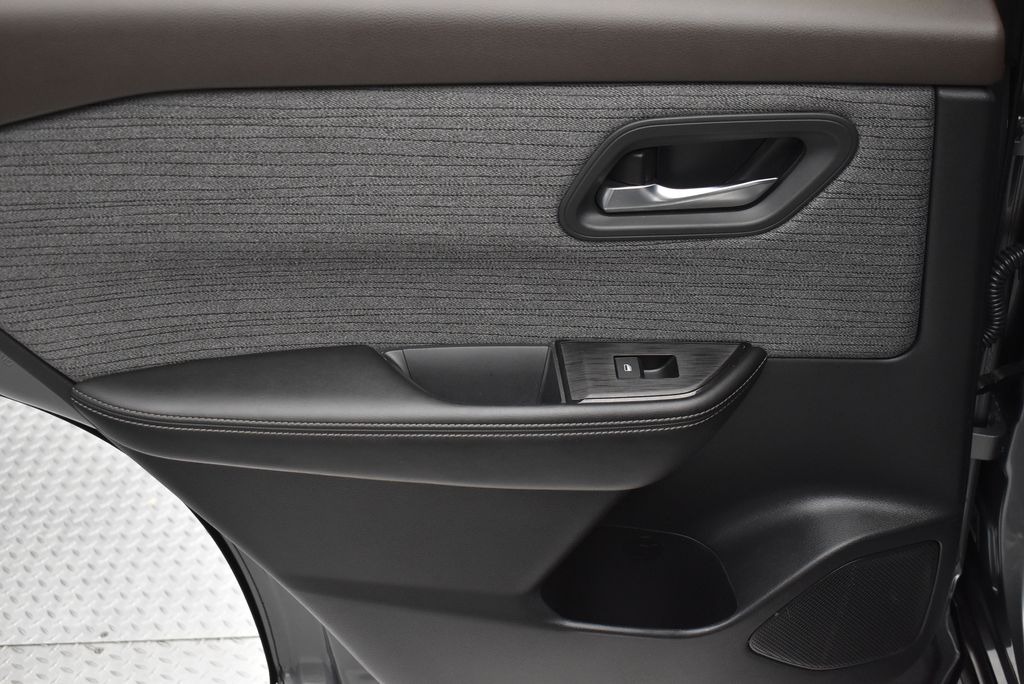 Thumbnail: 2023 Nissan Rogue - 30