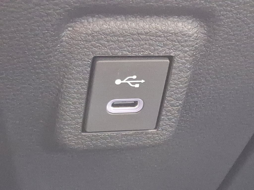 2025 Toyota Corolla SE 16