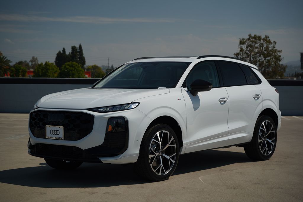 Thumbnail: 2026 Audi Q3 - 1