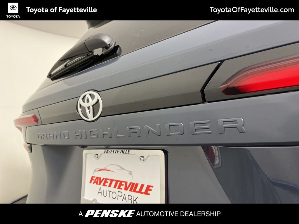 Thumbnail: 2026 Toyota Grand Highlander - 21