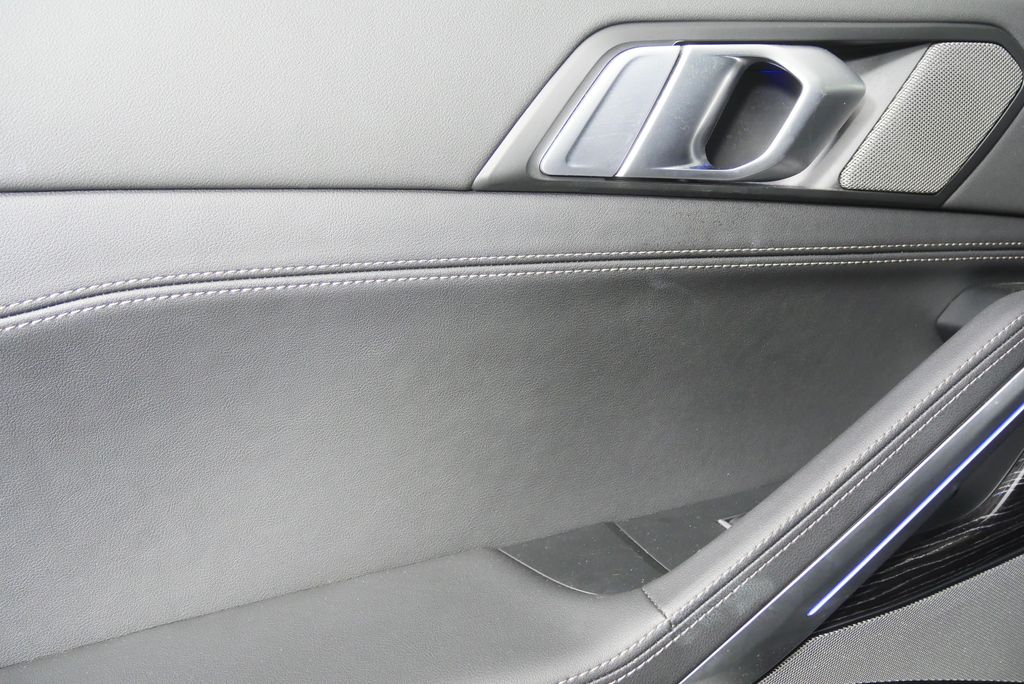 Thumbnail: 2025 BMW X6 - 13