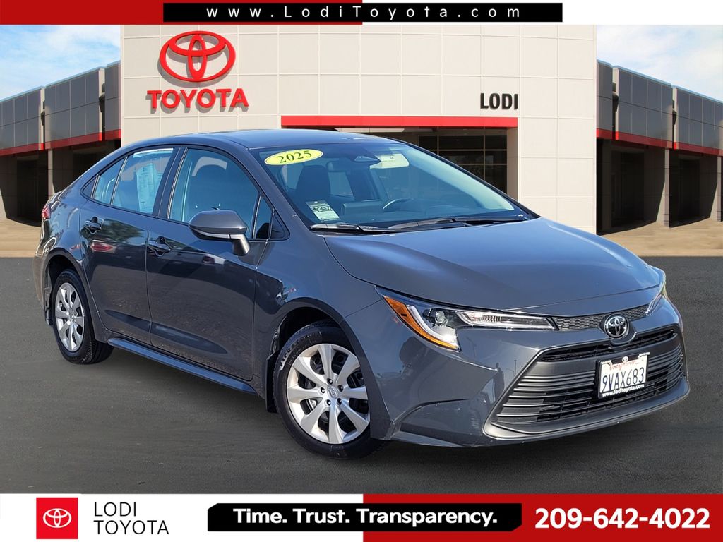 2025 Toyota Corolla LE FWD