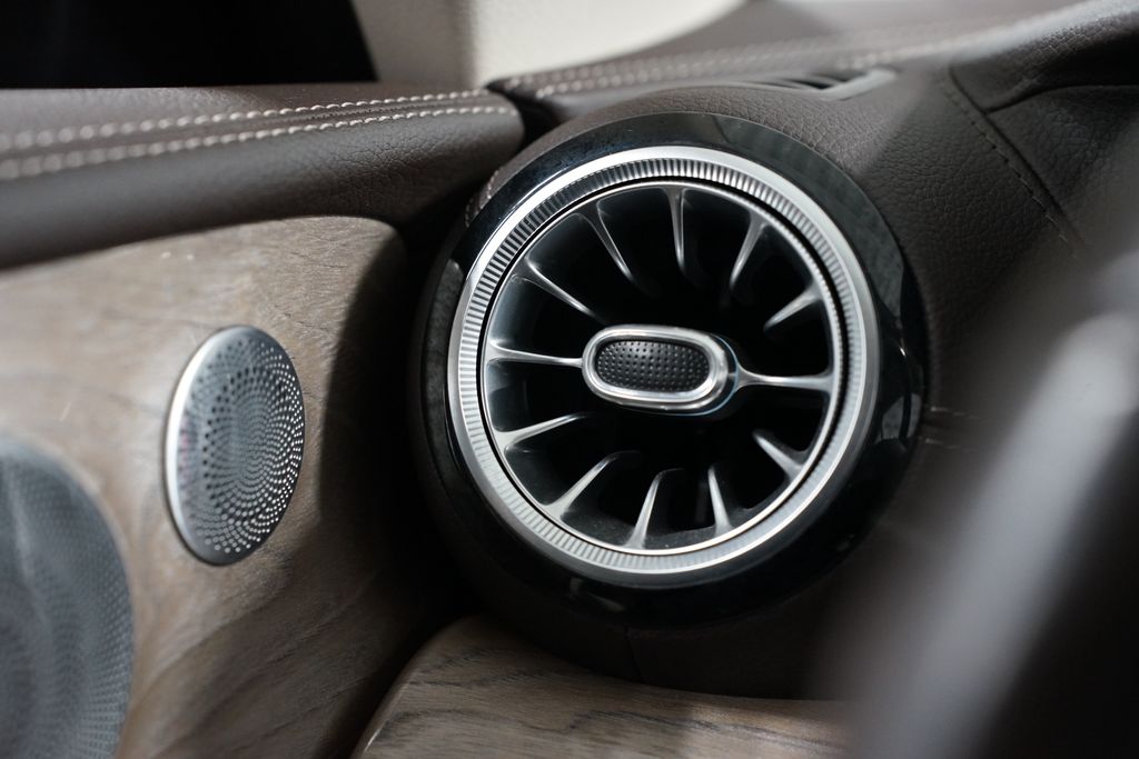 Thumbnail: 2019 Mercedes-Benz E-Class - 27