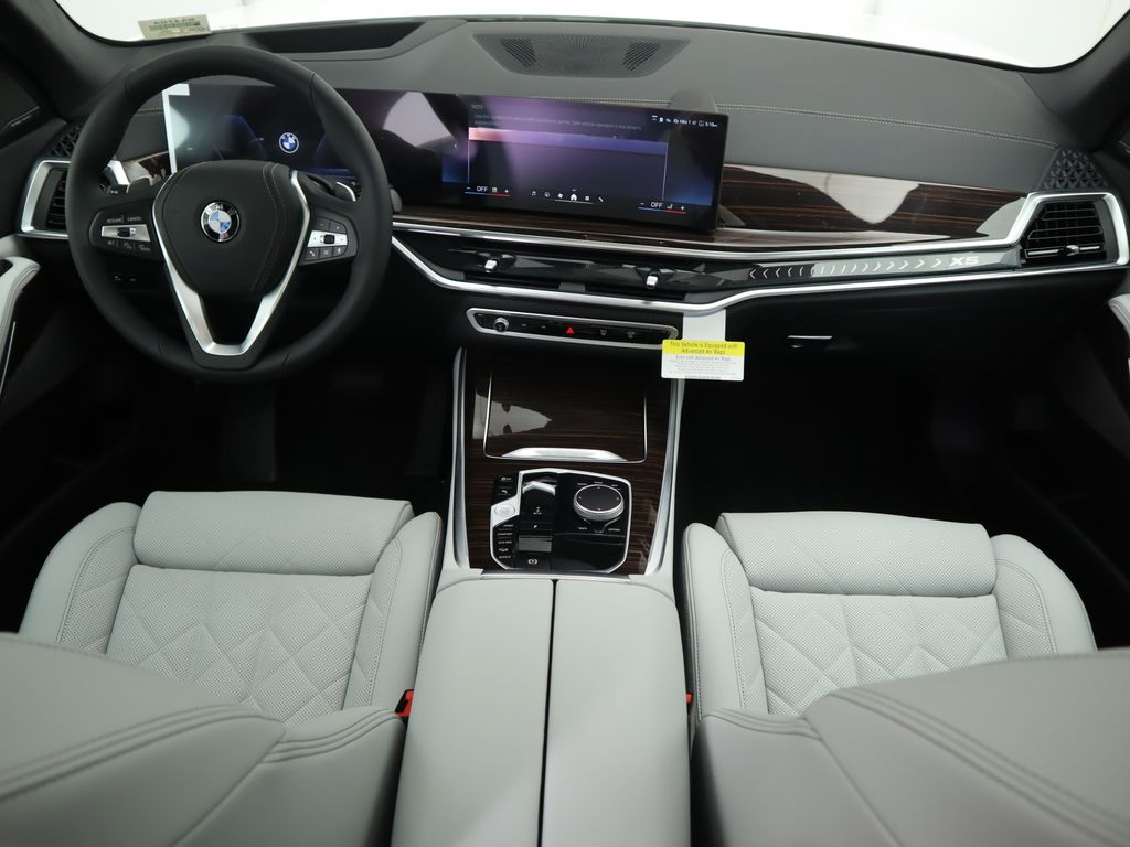 Thumbnail: 2026 BMW X5 - 13