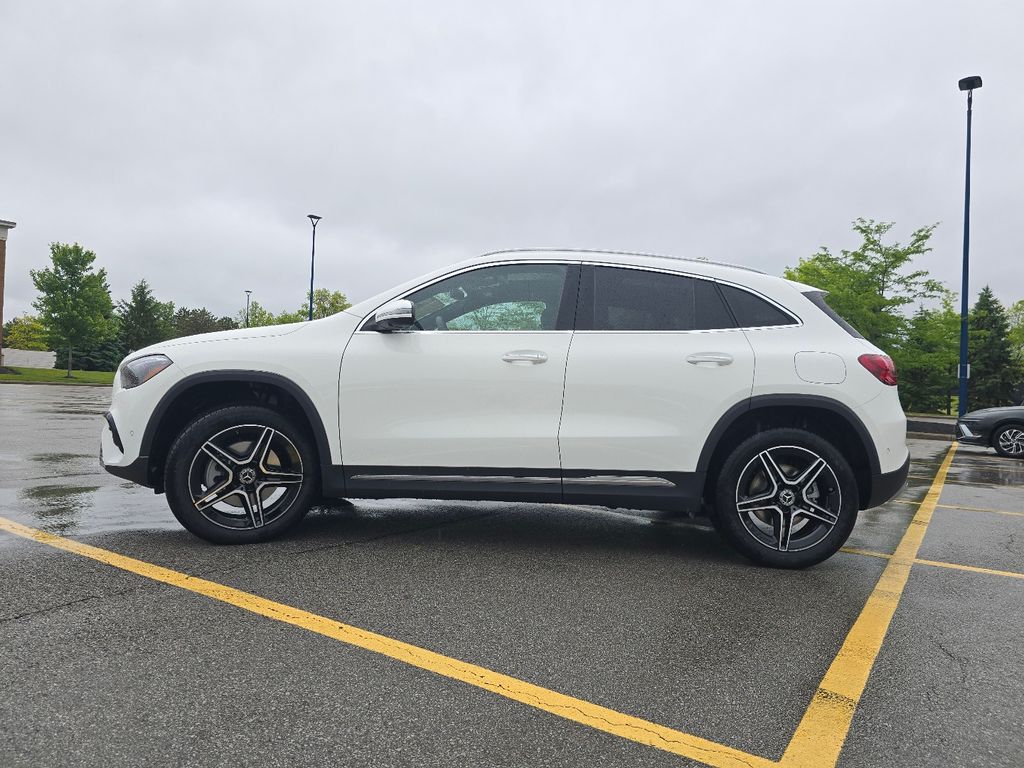 New 2026 White Mercedes-Benz GLA 250 image 13