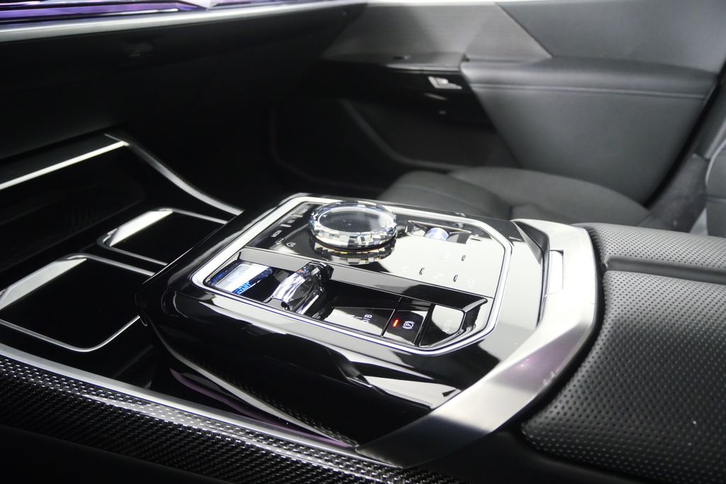 Thumbnail: 2023 BMW i7 - 23