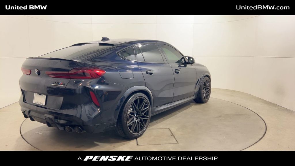 2022 BMW X6 M 8