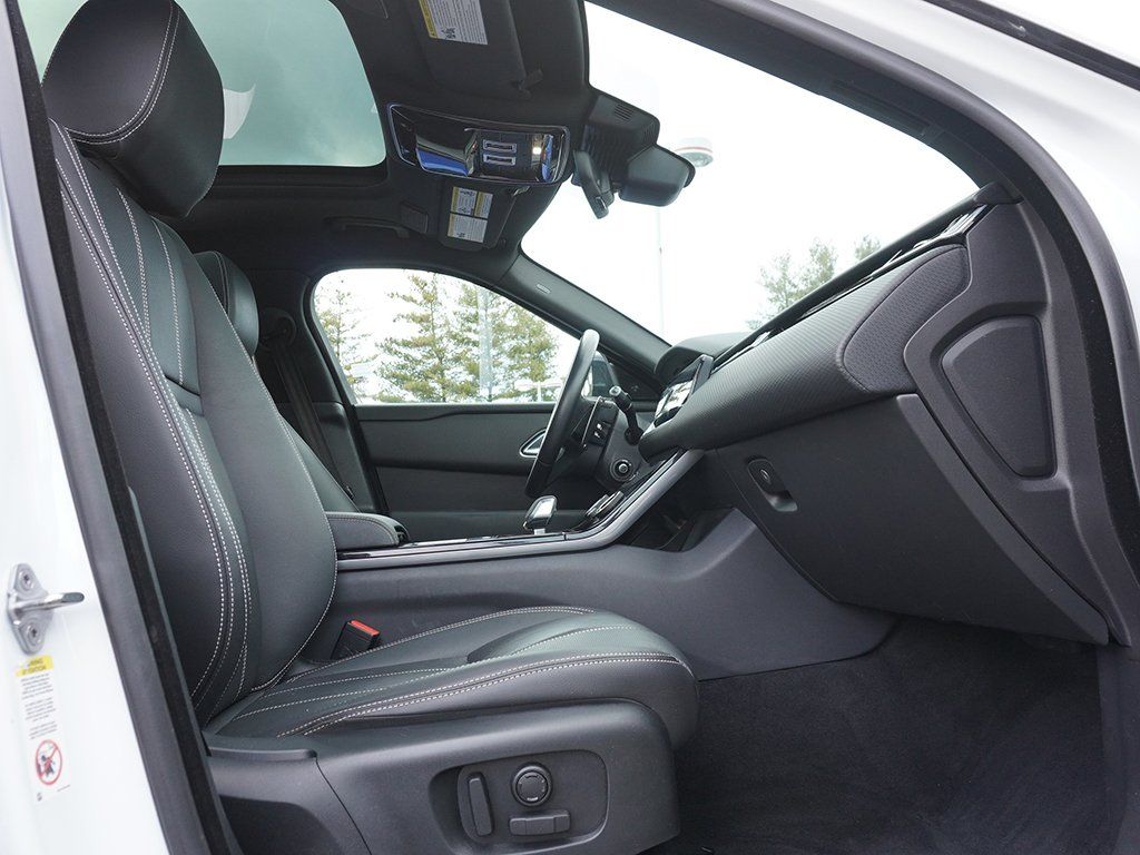 Used 2023 White Land Rover HST image 37
