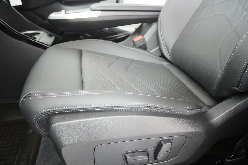 Thumbnail: 2026 BMW X1 - 10