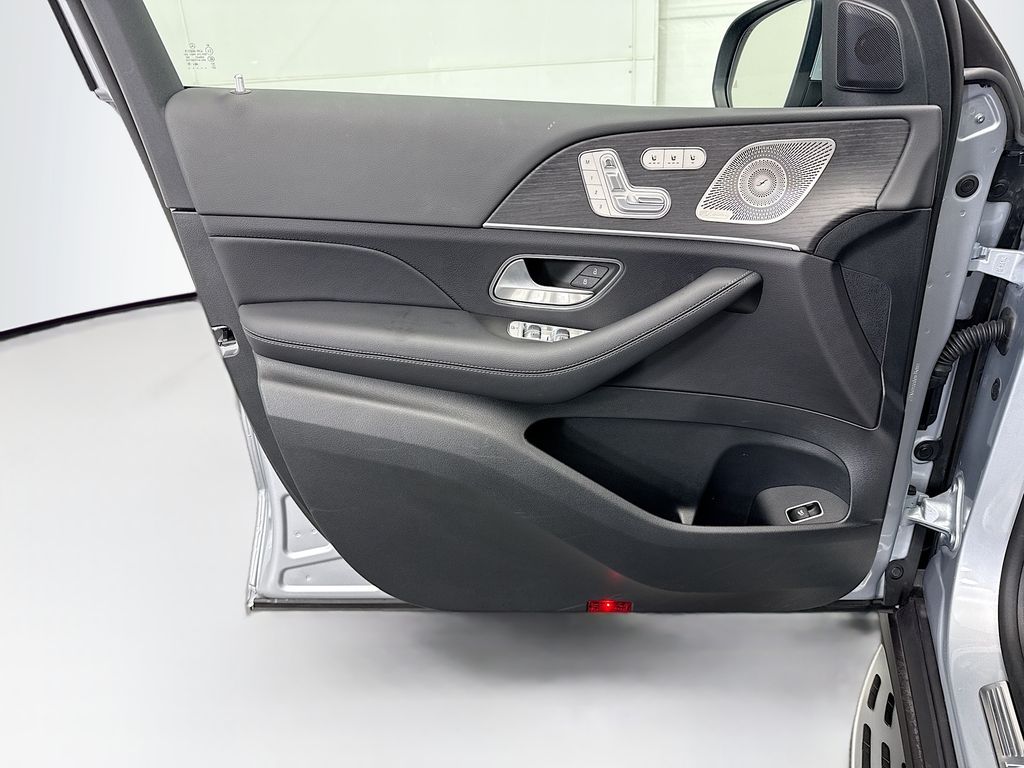 Thumbnail: 2025 Mercedes-Benz GLE - 23